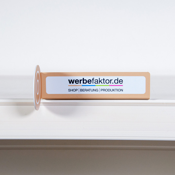 Bild von einer Regalblende mit Regalstopper