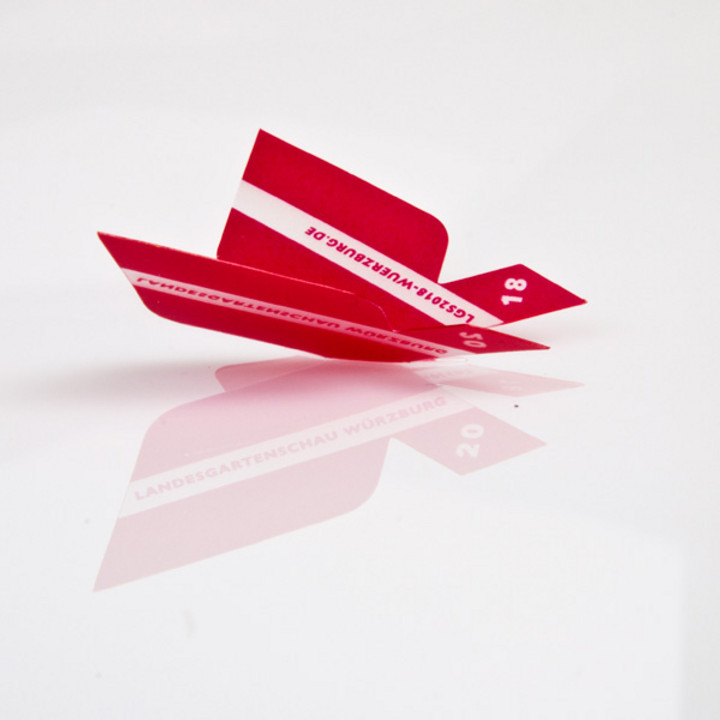 Das Bild zeigt einen 3D-Sticker in Form eines Schmetterlings. 